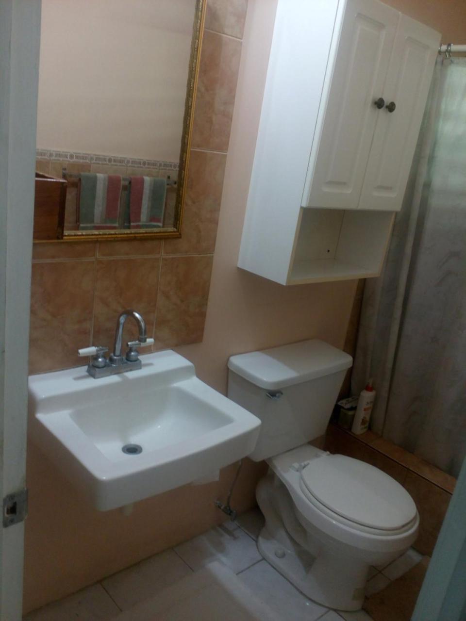 Cozy & Comfy Apartment Portmore Exterior foto